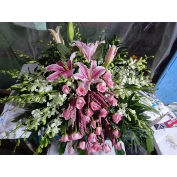 Funeral CasketSpray14